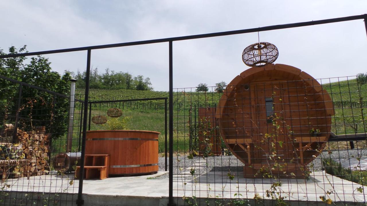 Sotto La Vigna Charm Stay Adults Only Vacation Suite 몬테그로소 다스티 외부 사진